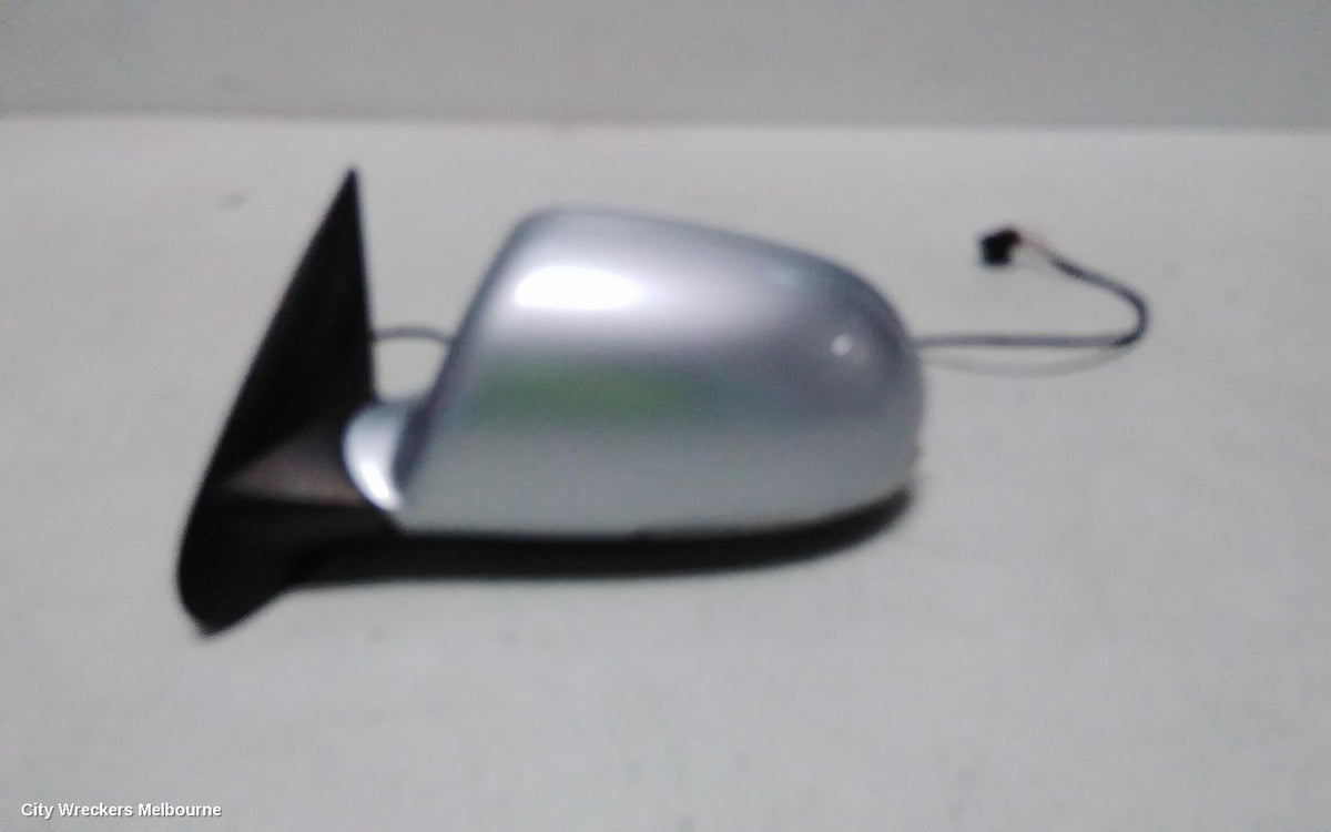 SKODA OCTAVIA LEFT DOOR MIRROR, 1Z, AMBIENTE/RS, MANUAL FOLD, NON SURROUND LIGHT TYPE (6XD), 02/2009 - 10/2013 - Image 1