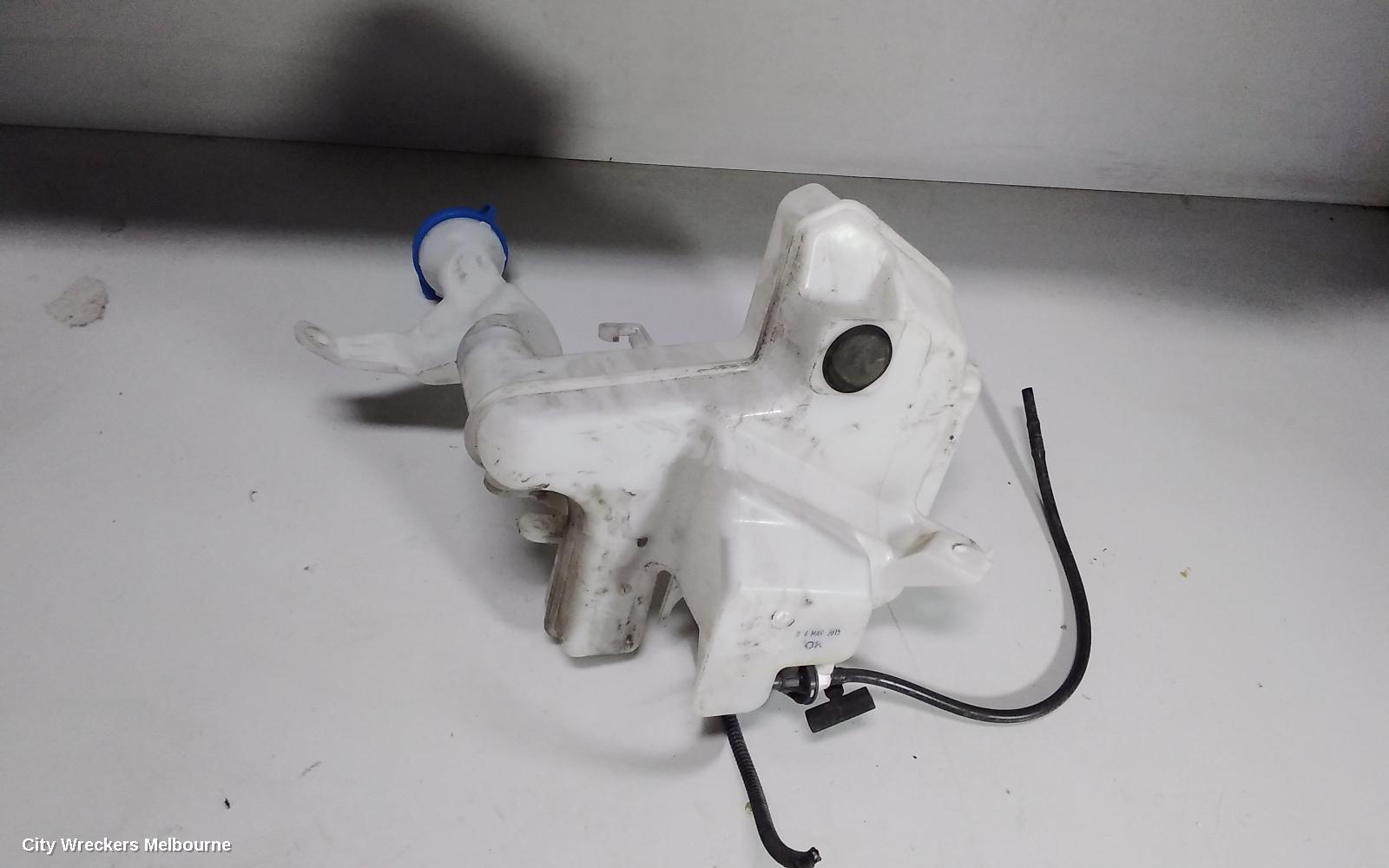 HONDA HRV WASHER BOTTLE, RU, 12/2014 - 10/2021 - Image 2