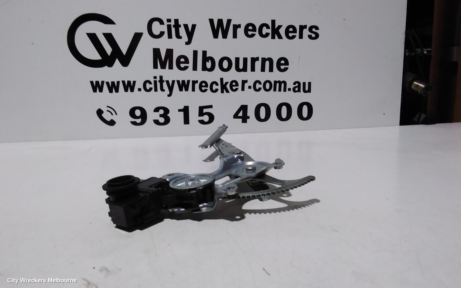 TOYOTA PRIUS RIGHT FRONT WINDOW REG/MOTOR, ZVW40R, PRIUS V, 05/2012 - 03/2021 - Image 1