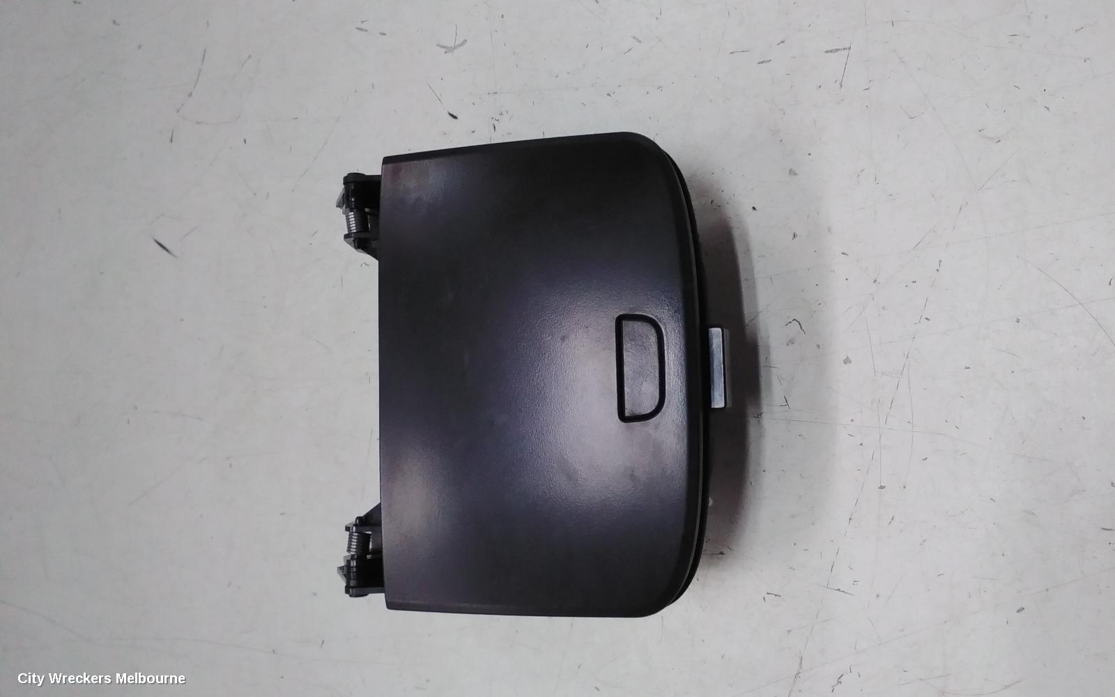 HOLDEN CAPTIVA GLOVE BOX, UPPER (CENTRE OF DASH), CG, 09/2006 - 02/2011 - Image 1
