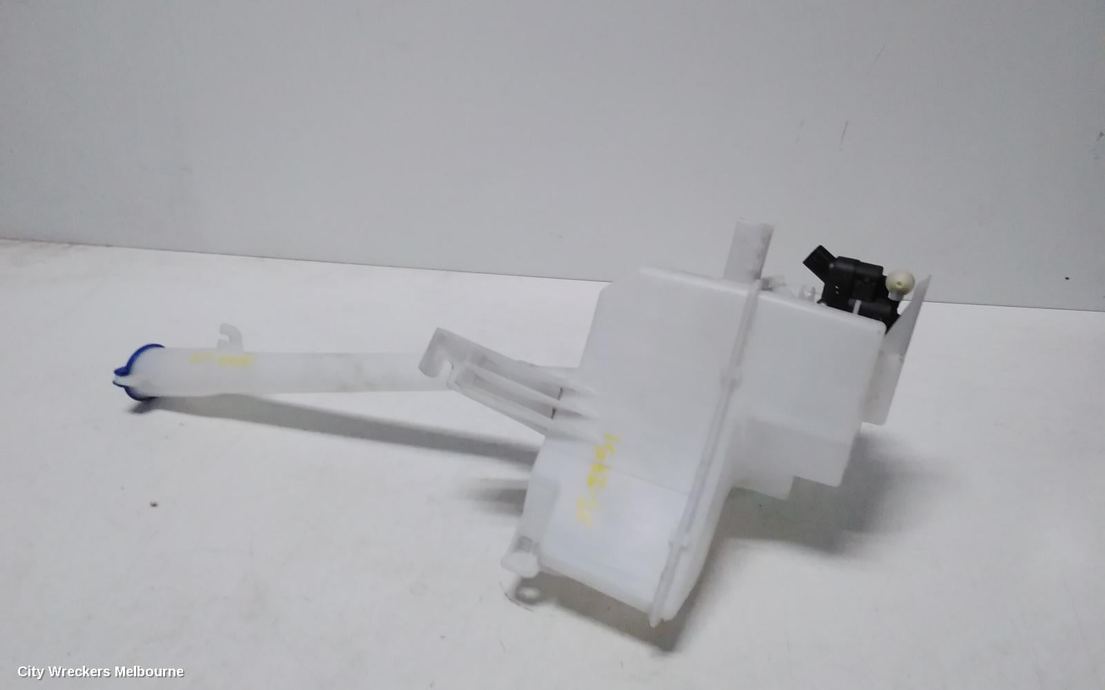 HYUNDAI STARIA WASHER BOTTLE, US4, 04/2021 ONWARDS - Image 1