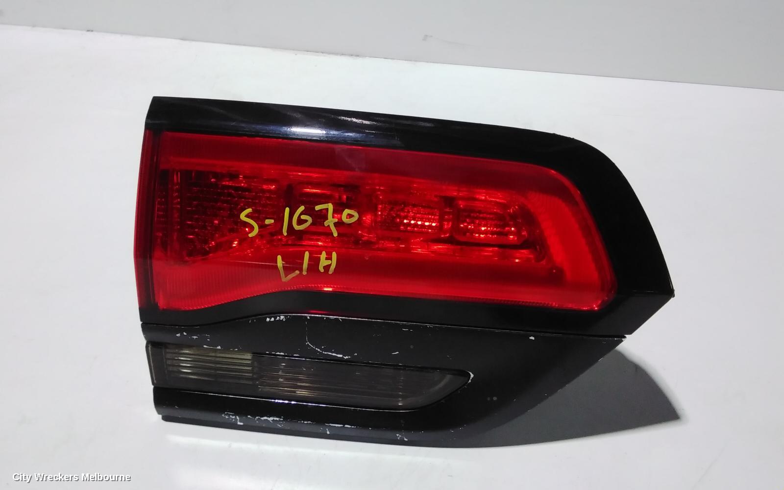 JEEP GRANDCHEROKEE REAR GARNISH, TAILGATE LAMP (LH SIDE), WK, LAREDO/OVERLAND/SUMMIT/LIMITED, CHROME BEZEL, 04/2013 ONWARDS - Image 2