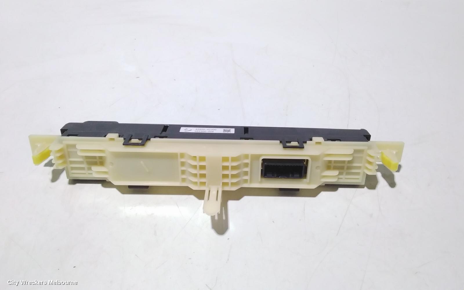 TOYOTA RAV4 CLOCK, XA40, 12/2012 - 12/2018 - Image 2