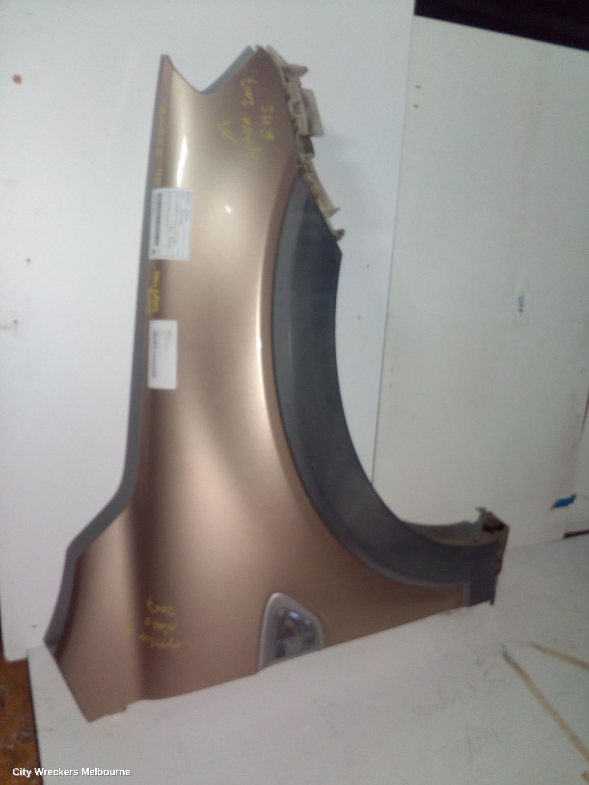 HOLDEN CAPTIVA RIGHT GUARD, CG, CX/LX/SX/CAPTIVA 7 (4TH VIN = C), 09/2006 - 02/2011 - Image 2