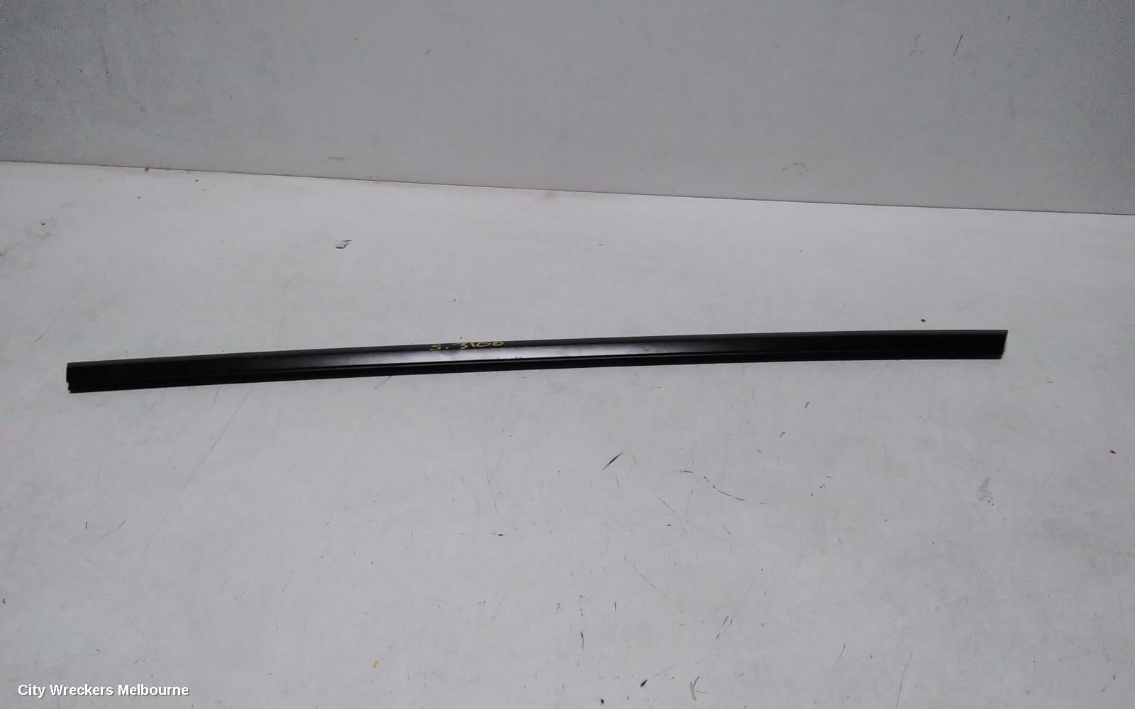 TESLA MODEL Y DOOR MOULD, RHR DOOR BELT MOULD, UNDER THE WINDOW GLASS: 146336, 1ST GEN, 03/2022 ONWARDS - Image 1