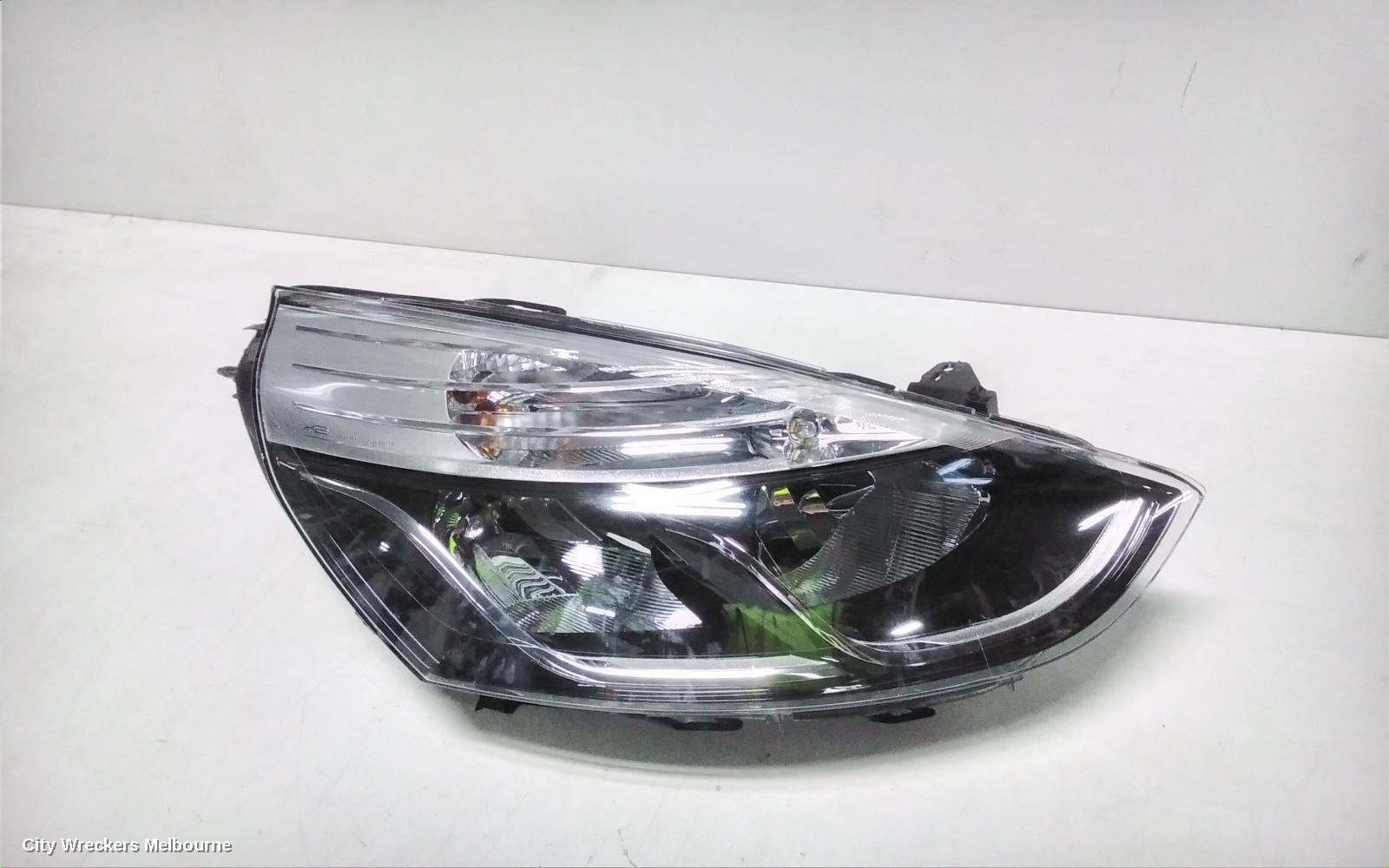 RENAULT CLIO RIGHT HEADLAMP, X98, LIFE, HALOGEN TYPE, 08/2016 - 10/2019 - Image 3
