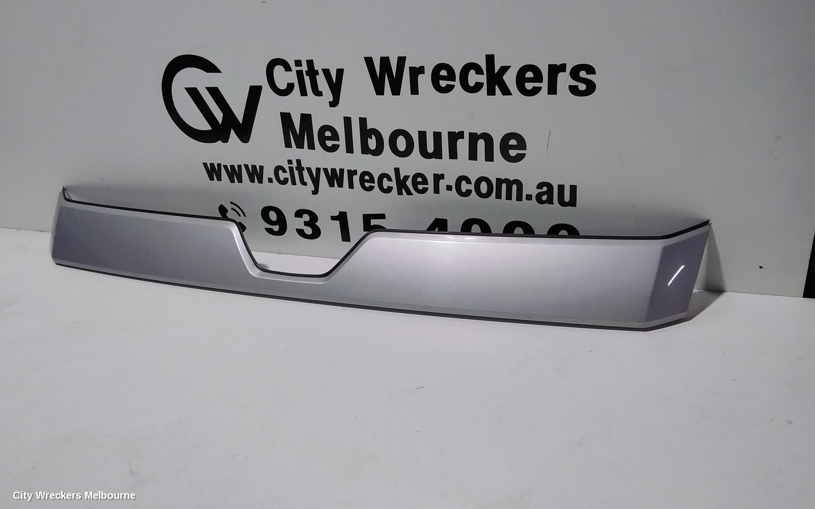 TOYOTA HIACE GRILLE, RADIATOR GRILLE (UPPER), 300 SERIES, 04/2019 ONWARDS - Image 2