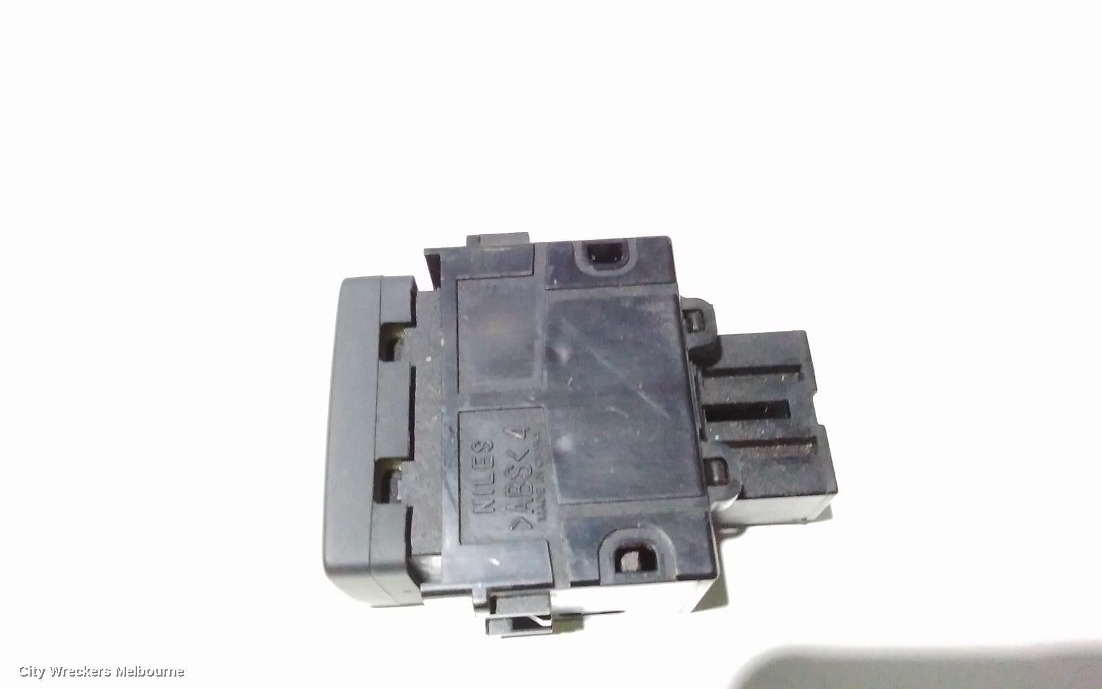 SUBARU OUTBACK, 6TH GEN, 08/2014 - 12/2020, TAILGATE SWITCH: 86882 - Image 2