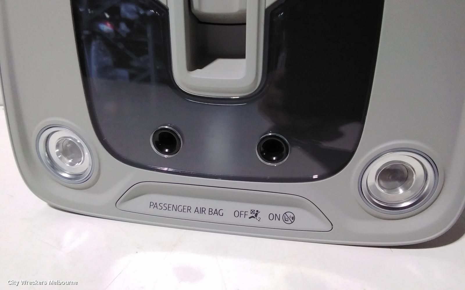 AUDI Q7 COURTESY LIGHT, 4M, FRONT (CENTRE), GREY, 09/2015 ONWARDS - Image 3