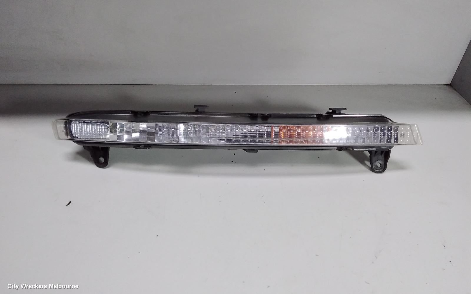 AUDI Q7 RIGHT INDICATOR/FOG/SIDE, BUMPER LAMP, 4L, 09/2006 - 09/2009 - Image 2