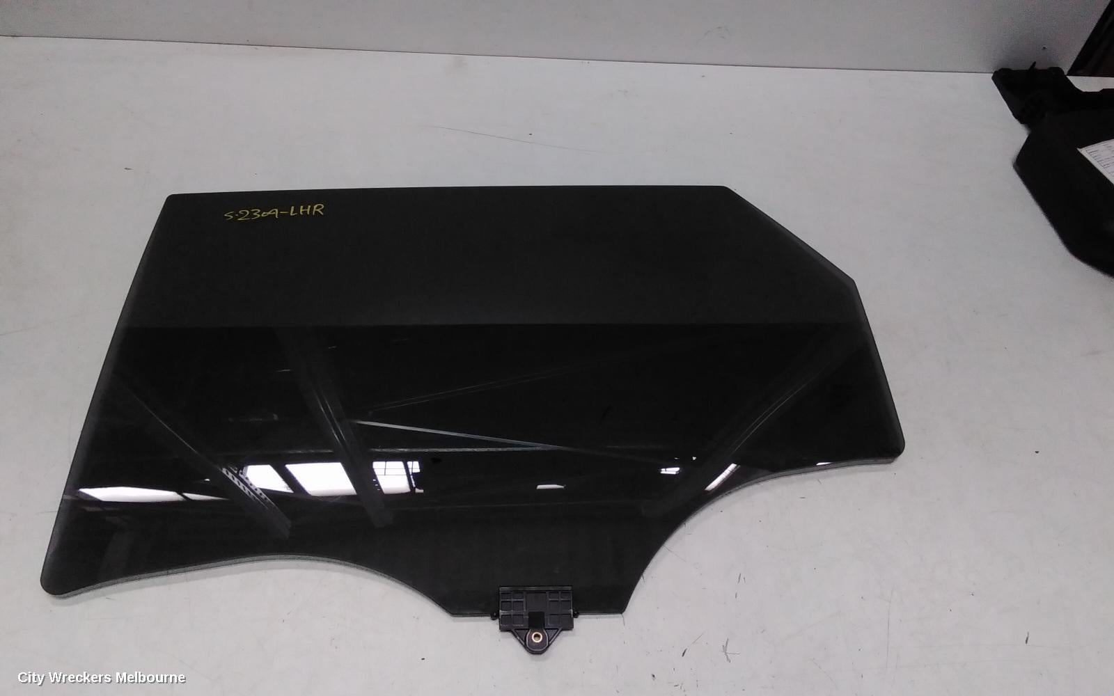 HYUNDAI TUCSON LEFT REAR DOOR WINDOW, NX4, 02/2021 ONWARDS - Image 3