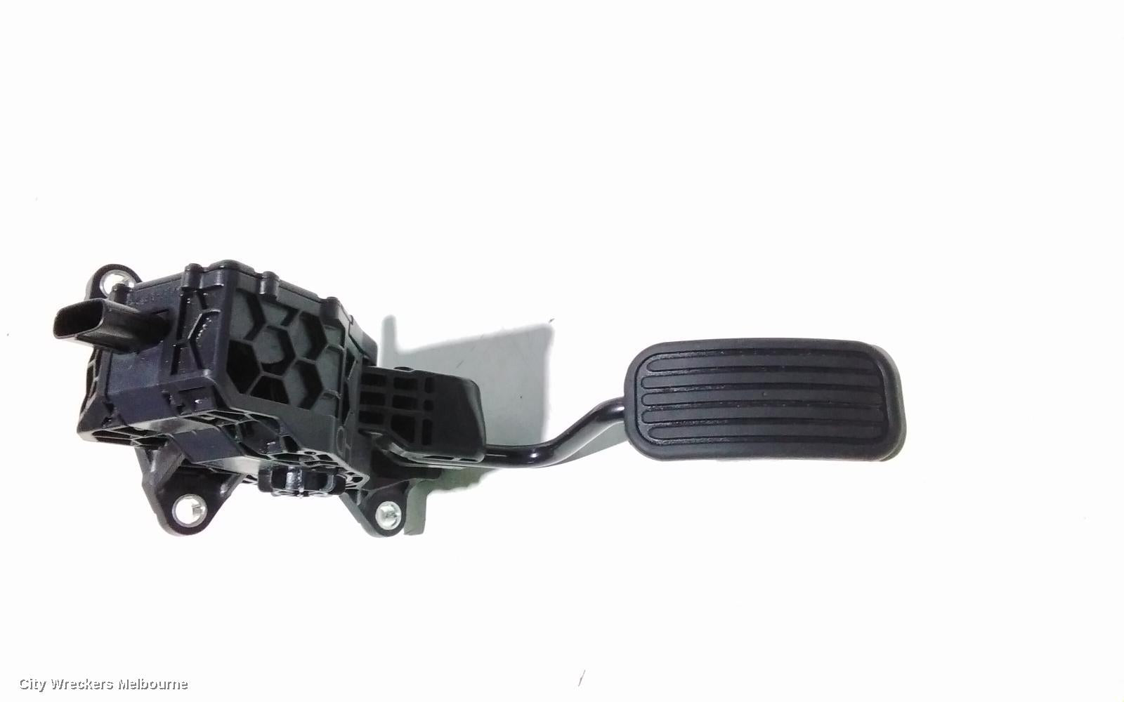 TOYOTA HIACE PEDAL ASSEMBLY, 300 SERIES, ACCELERATOR PEDAL, 02/2019 ONWARDS - Image 2