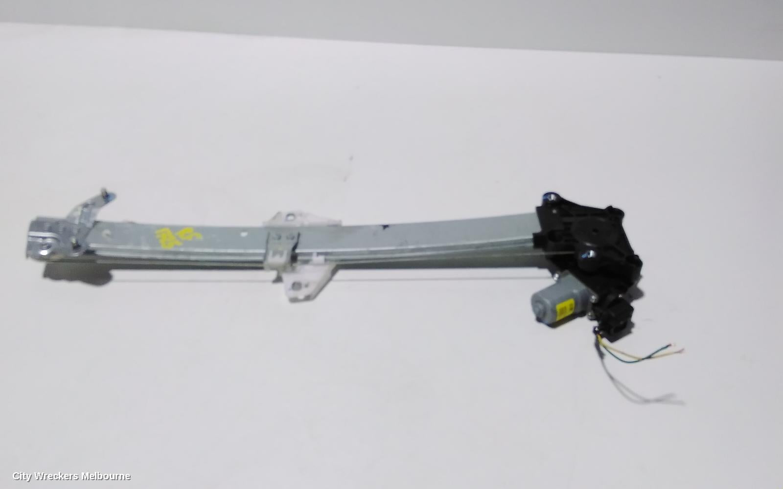 HONDA CRV RIGHT FRONT WINDOW REG/MOTOR, RW, 05/2017 - 08/2023 - Image 2