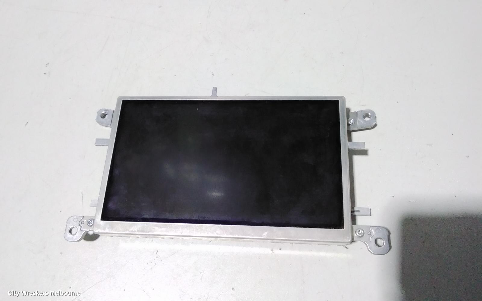 AUDI Q5 RADIO/CD/DVD/SAT/TV, DISPLAY UNIT, NON SAT NAV TYPE, 8R, 03/2009 - 07/2012 - Image 2
