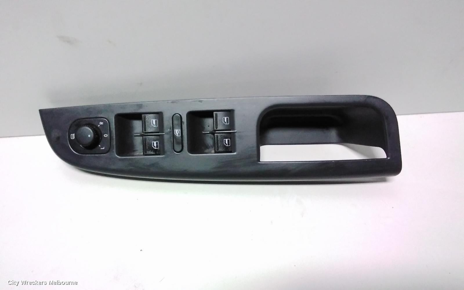 VOLKSWAGEN JETTA PWR DR WIND SWITCH, RH FRONT (MASTER SWITCH), 4 SWITCHES TYPE, 1KM, 02/2006 - 07/2011 - Image 2
