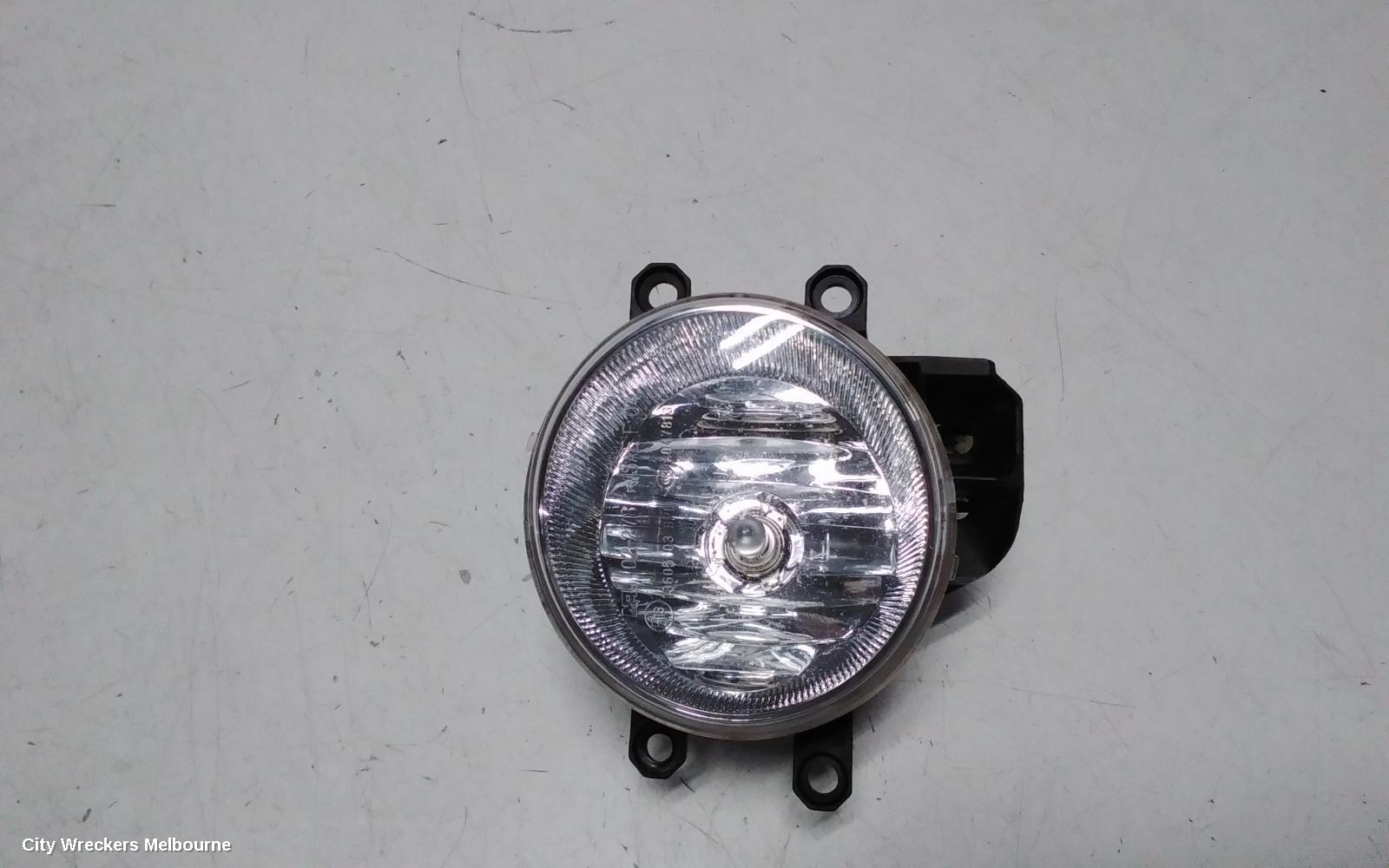 TOYOTA KLUGER RIGHT INDICATOR/FOG/SIDE, BUMPER FOGLAMP SURROUND, GSU50/GSU55, 12/2013 - 10/2016 - Image 2