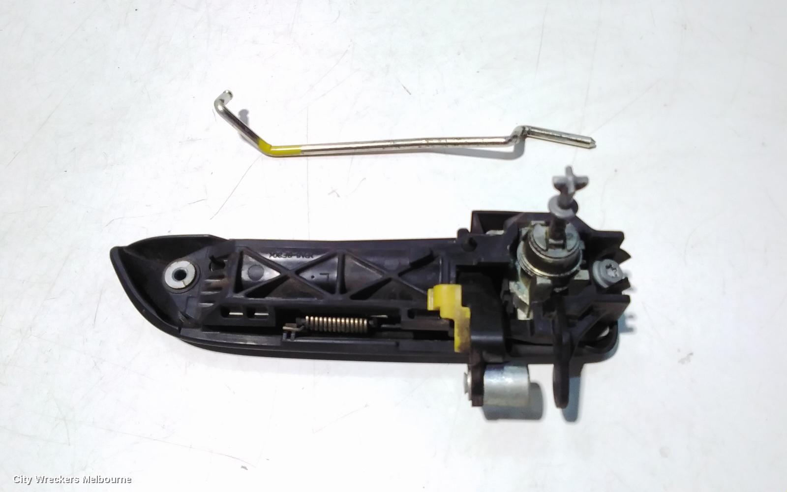 TOYOTA HIACE DOOR HANDLE, OUTER, LH FRONT, TRH/KDH, 03/2005 - 04/2019 - Image 3